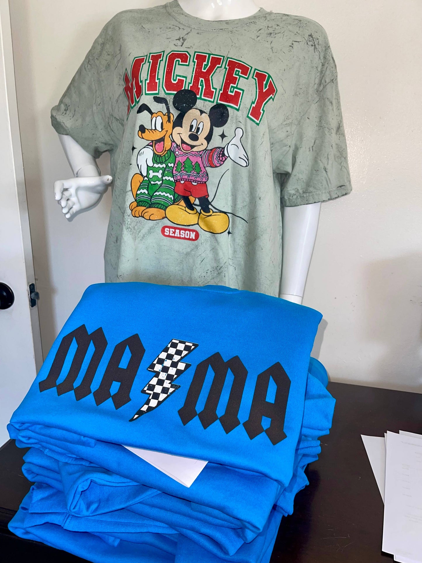 MAMA puff and checkered crewneck sweatshirt