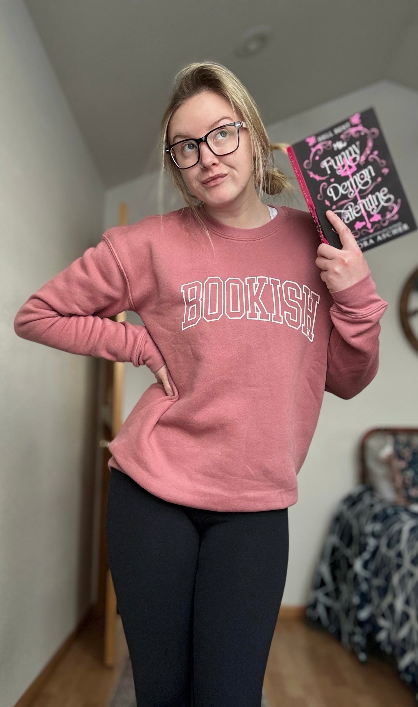 BOOKISH   Graphic Sweatshirt