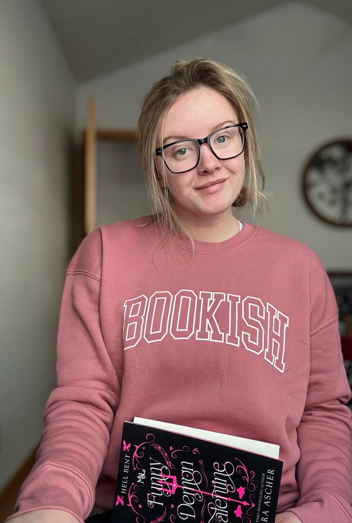 BOOKISH   Graphic Sweatshirt